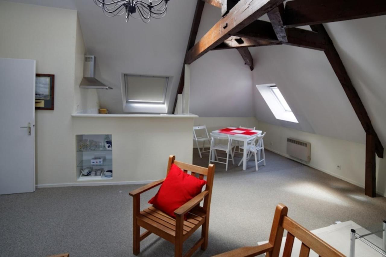 With Mezzanine In The Heart Of Vannes