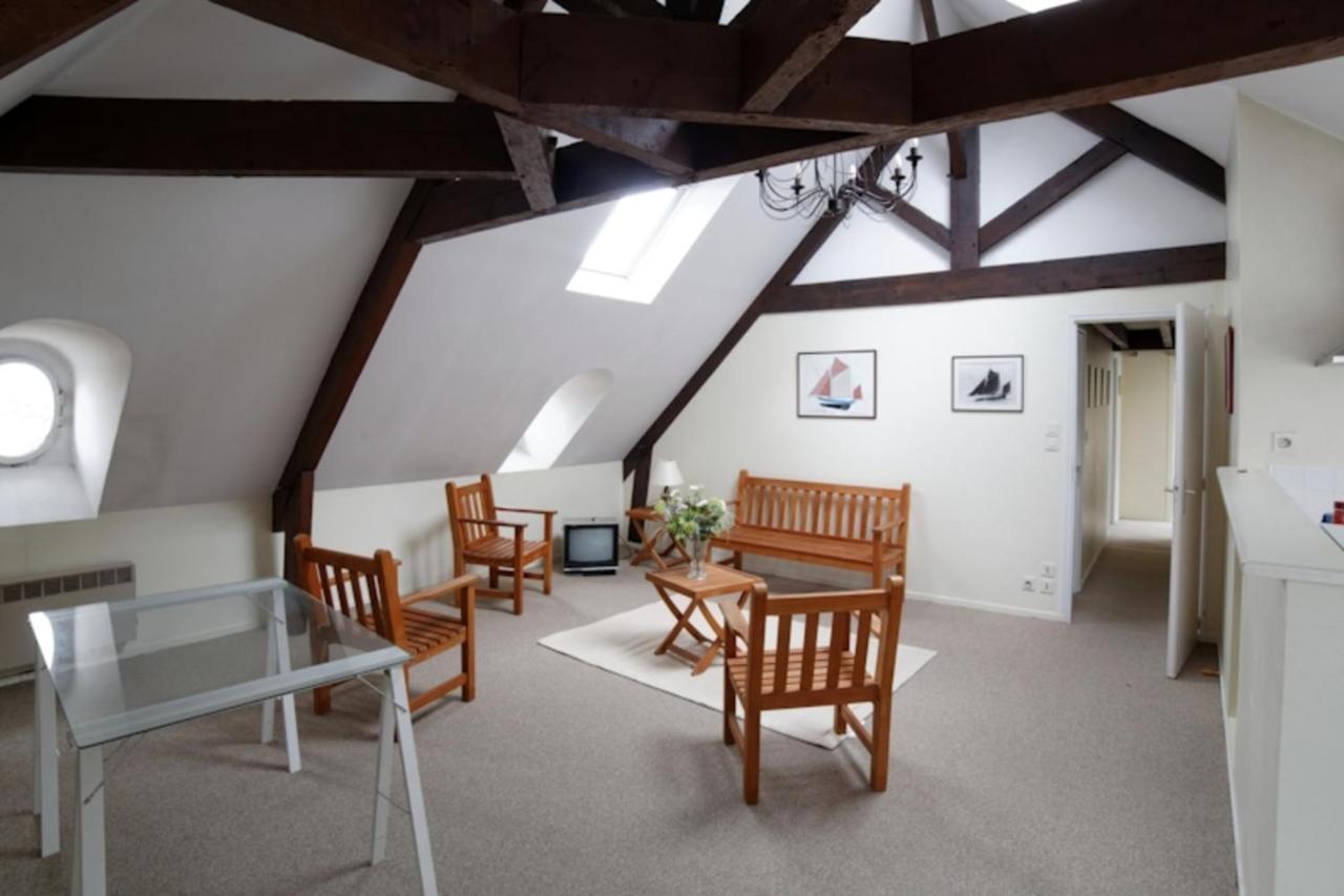 With Mezzanine In The Heart Of Vannes